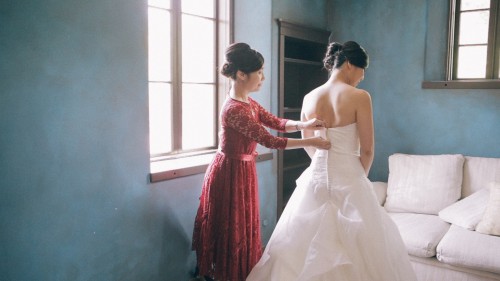 Bride getting ready Tuscany