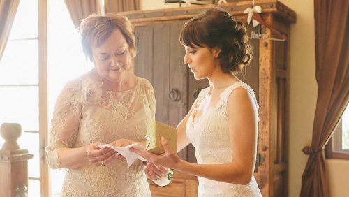 mom and bride before wedding