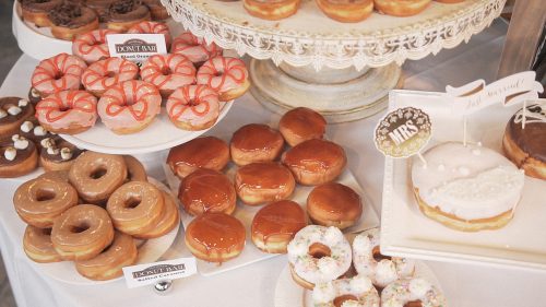 Doughnut wedding cake details 